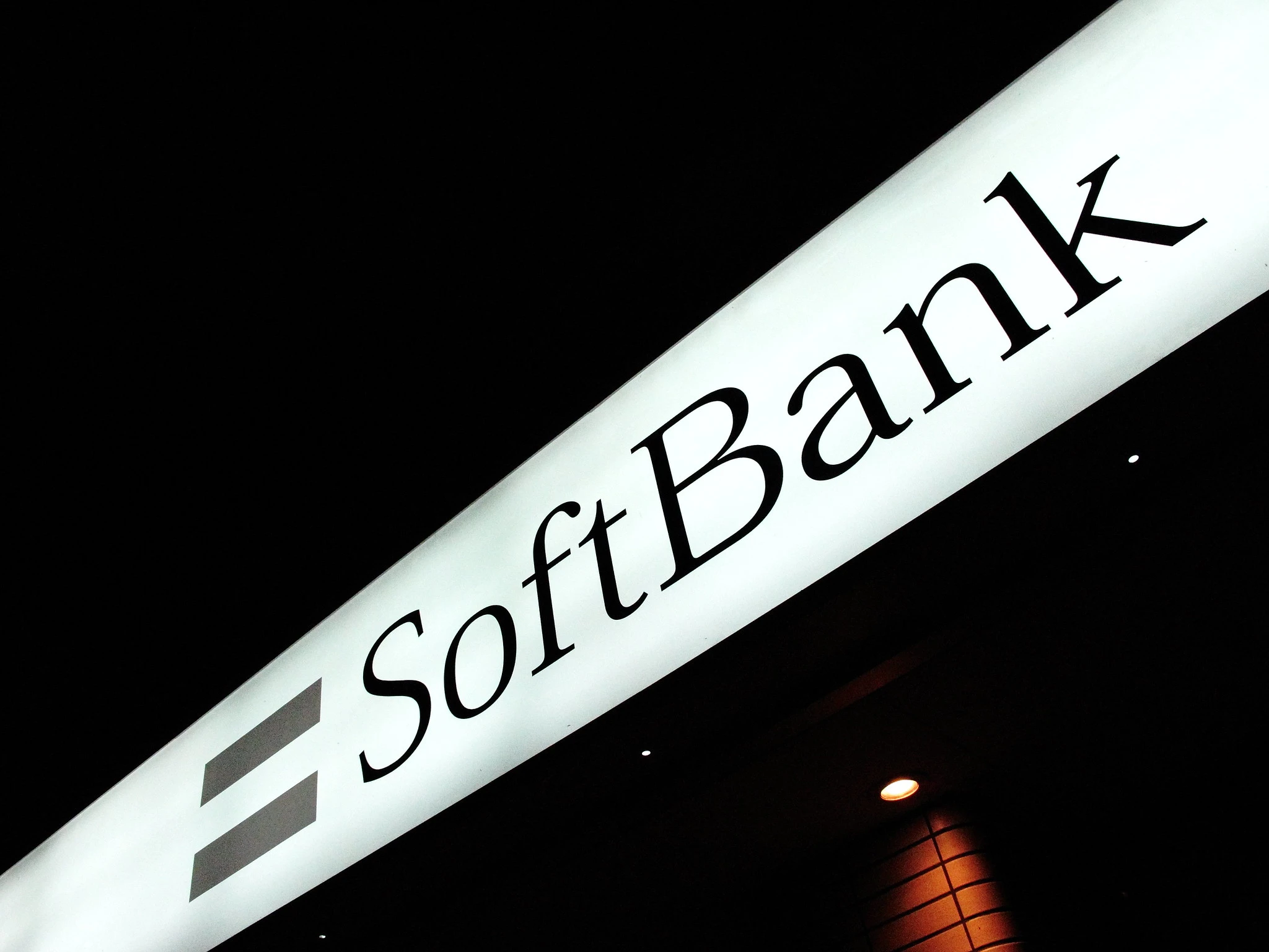 SoftBank buys Graphcore, the British chipmaking startup, to fuel its AI ambitions