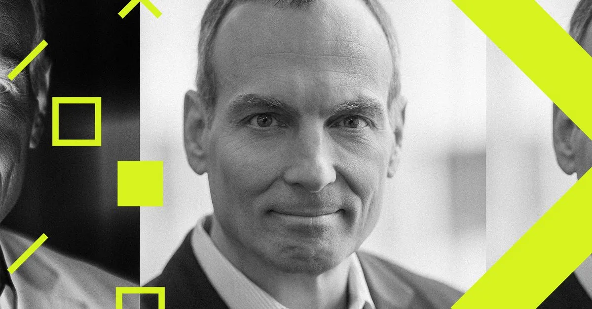 Booking CEO Glenn Fogel wants you to take out your travel frustrations on AI chatbots