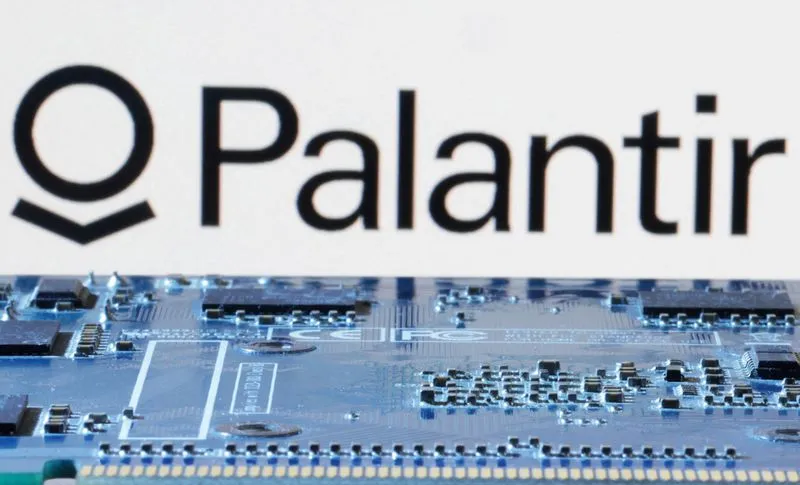 Palantir raises annual revenue forecast on AI strength