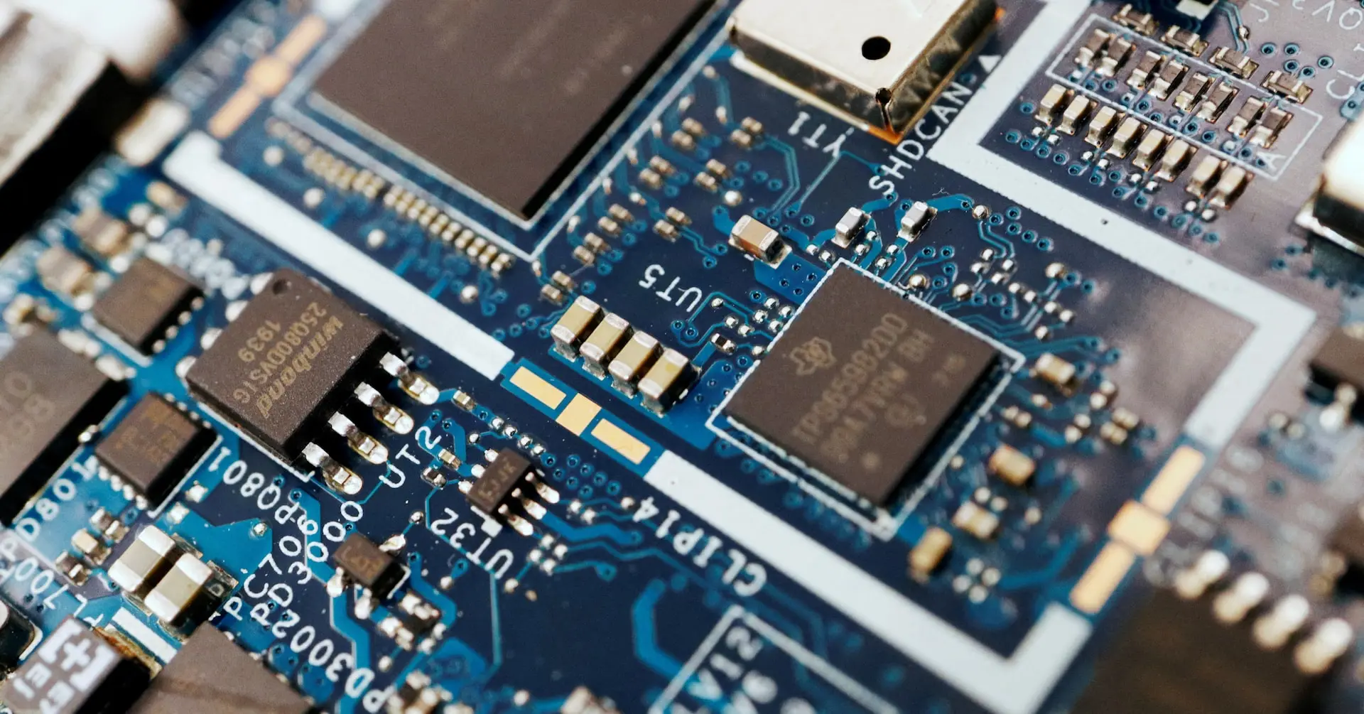 Taiwan July export orders beat forecasts on AI chip demand; orders from China flat