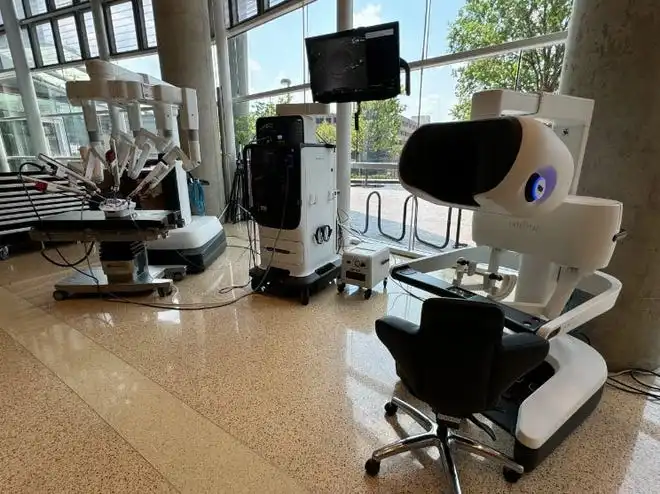 4 arms and AI: Meet UC Health's new surgery robot