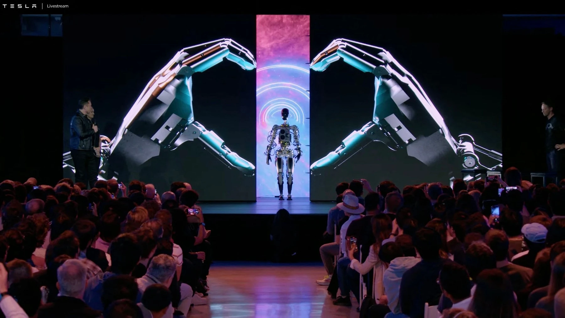 Elon Musk has confirmed an impossible Da Vinci prediction: He could be a threat to humanity