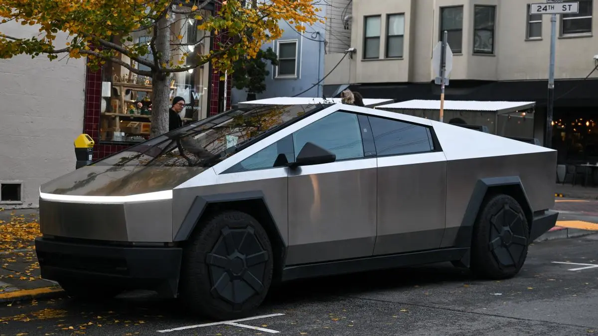 First Tesla Cybertrucks Get Semi-Autonomous 'FSD' Update